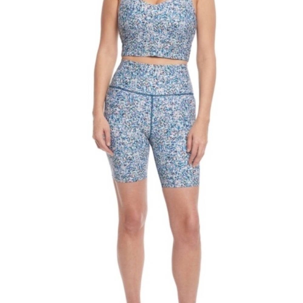 Sage Collective Blue Static Ditsy Sports Bra and Shorts Set - Picture 4 of 10